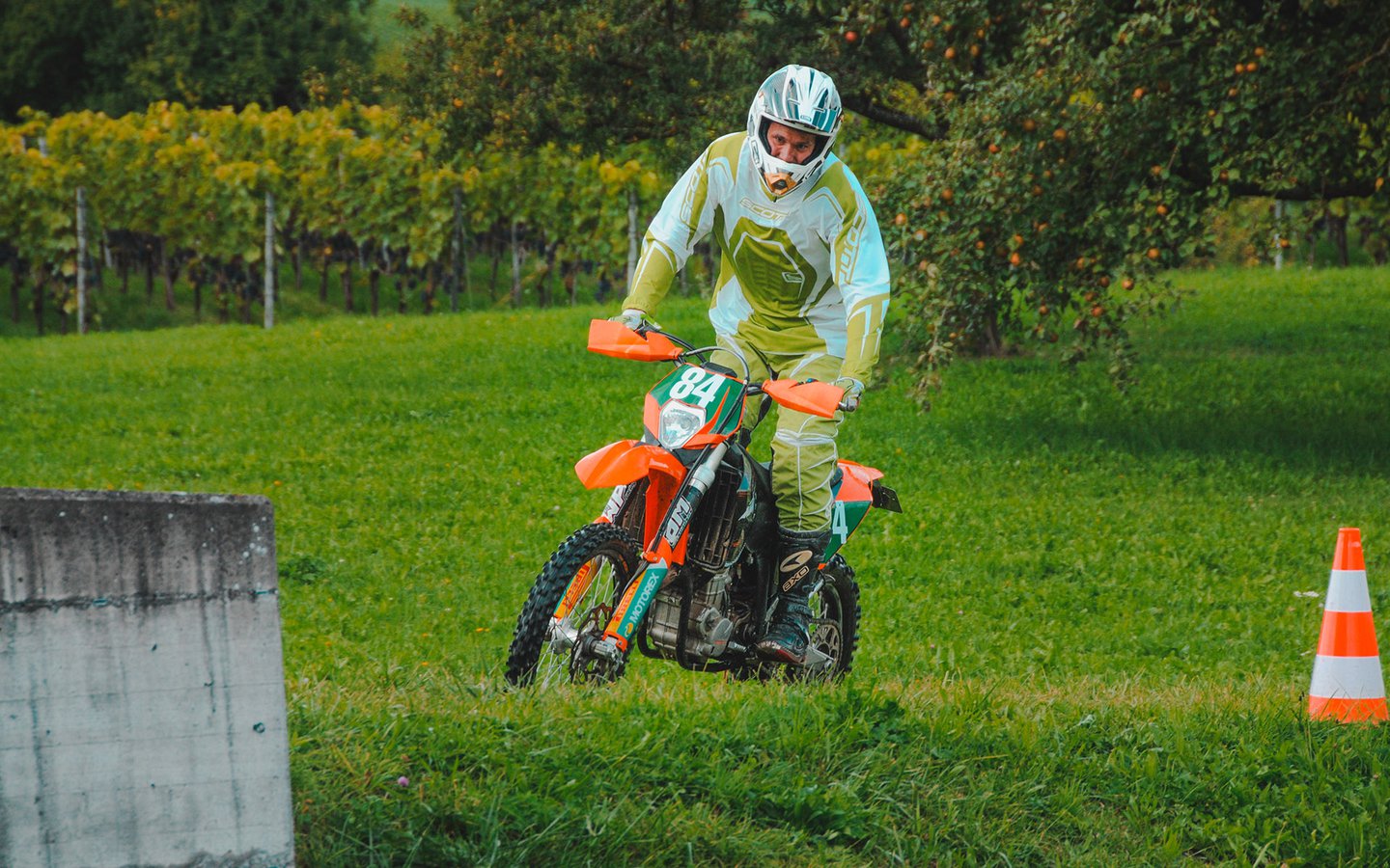  Patrick Bührer beim Training mit seinem Motorrad KTM EXC 450