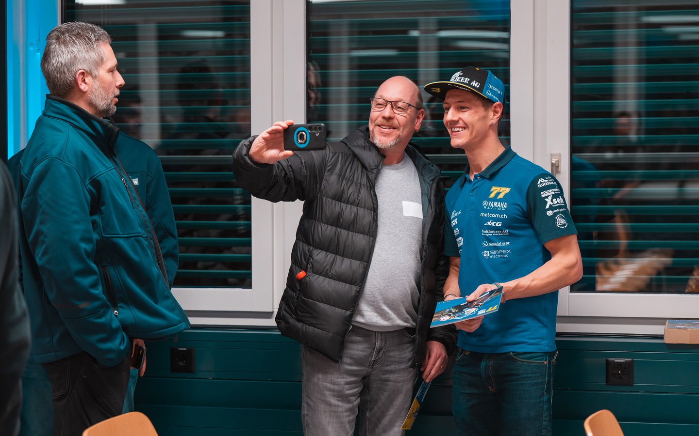  Dominique Aegerter mit Fan